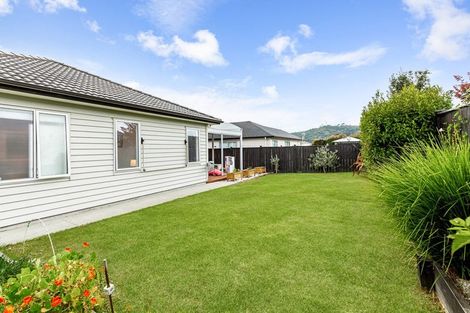 Photo of property in 9 Walter Ruddock Avenue, Kumeu, 0810