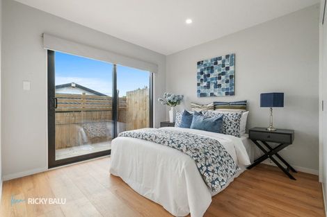 Photo of property in 43a Mirrabooka Avenue, Botany Downs, Auckland, 2010