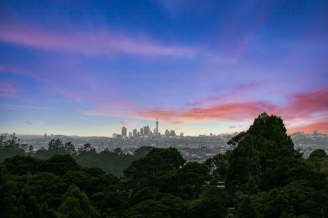 Photo of property in 91 Mountain Road, Henderson Valley, Auckland, 0612