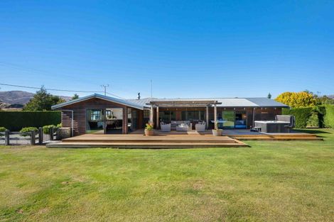 Photo of property in 1 Hall Road, Bannockburn, Cromwell, 9384