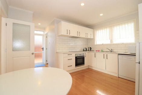 Photo of property in 6 Swan Crescent, Pakuranga, Auckland, 2010