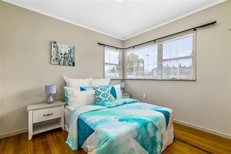 Photo of property in 16 Zita Maria Drive, Massey, Auckland, 0614