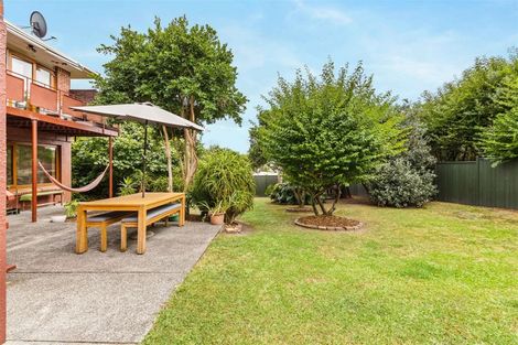 Photo of property in 60 Royal View Road, Te Atatu South, Auckland, 0610