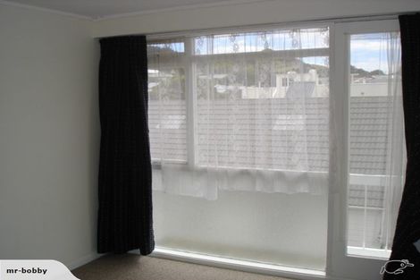Photo of property in Milford Court Flats, 9/515 Adelaide Road, Berhampore, Wellington, 6023