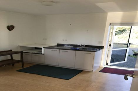 Photo of property in 1409 Whangaparaoa Road, Army Bay, Whangaparaoa, 0930