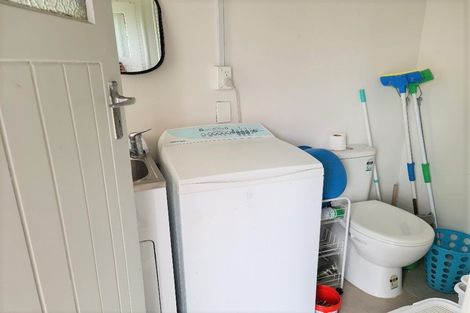 Photo of property in 11 Heath Avenue, Northcote, Auckland, 0627