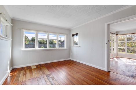 Photo of property in 29 Stalkers Road, Woodend Beach, Woodend, 7691