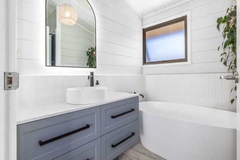 Photo of property in 114 Matatua Road, Raumati Beach, Paraparaumu, 5032