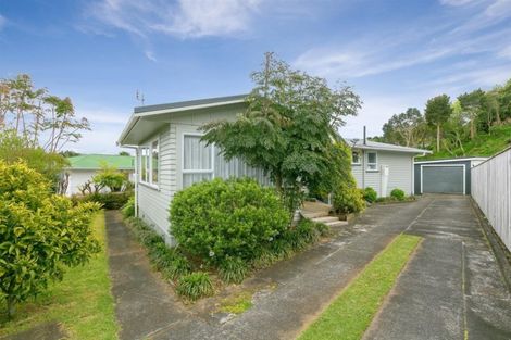 Photo of property in 42 Cumberland Street, Merrilands, New Plymouth, 4312