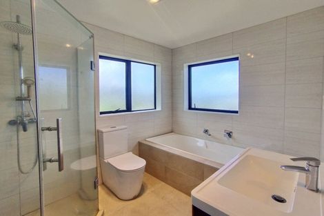 Photo of property in 3a Crystal Avenue, Glendene, Auckland, 0602