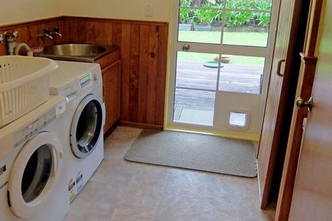 Photo of property in 6d Donnelly Street, Oakura, 4314