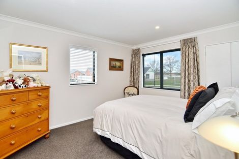 Photo of property in 6 Pembrook Close, Rangiora, 7400