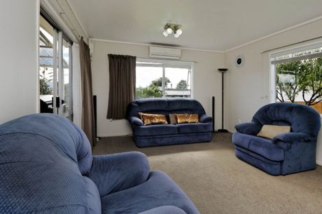 Photo of property in 9 Farwood Drive, Henderson, Auckland, 0612