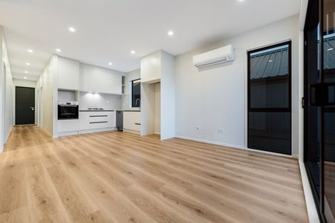 Photo of property in 16 Kotiu Place, Massey, Auckland, 0614