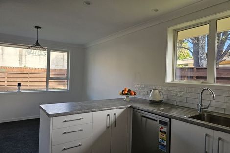 Photo of property in 30b Rewarewa Crescent, Waikanae, 5036