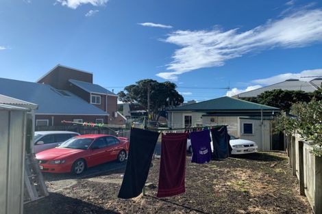 Photo of property in 74 Kilbirnie Crescent, Kilbirnie, Wellington, 6022