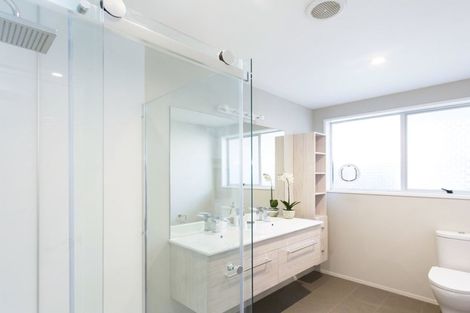 Photo of property in 2/54 Belleview Terrace, Mount Pleasant, Christchurch, 8081