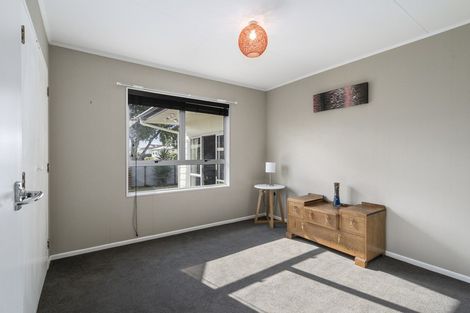 Photo of property in 127 Apollo Parade, Milson, Palmerston North, 4414