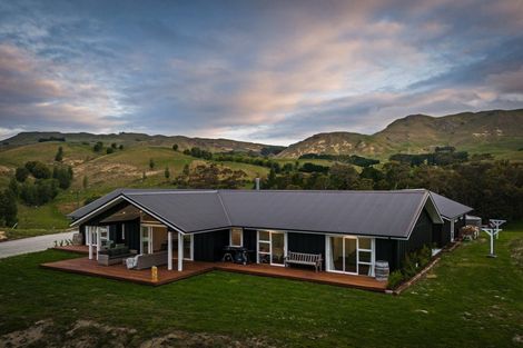 Photo of property in 967 Kahuranaki Road, Kahuranaki, Havelock North, 4295