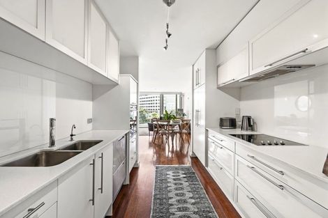 Photo of property in Aqua, 11/74 Oriental Parade, Oriental Bay, Wellington, 6011