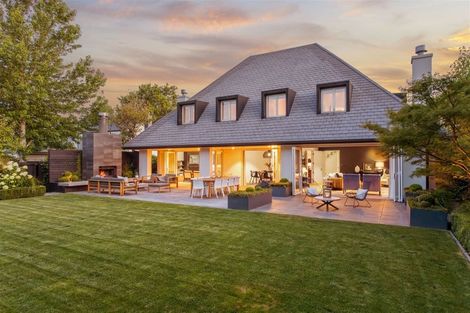 Photo of property in 72 Glandovey Road, Fendalton, Christchurch, 8052