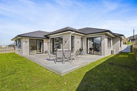 Photo of property in 12 Paiaka Place, Rototuna North, Hamilton, 3210