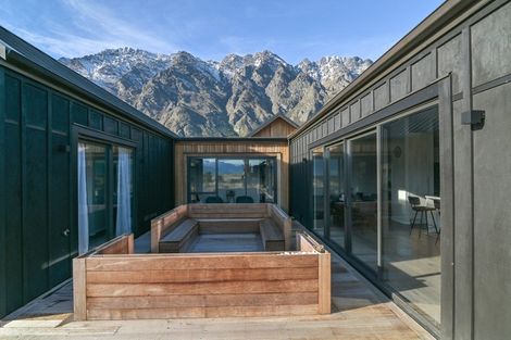 Photo of property in 19 Glenfiddich Road, Jacks Point, Queenstown, 9371