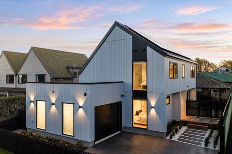 Photo of property in 27 Blair Avenue, Papanui, Christchurch, 8053