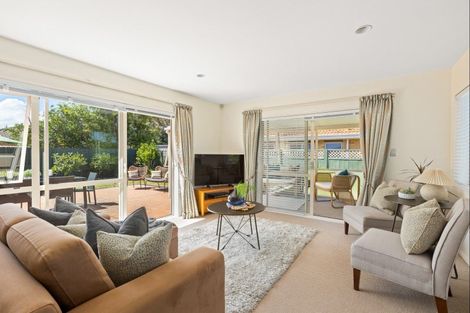 Photo of property in 94 Lakeside Drive, Orewa, 0931