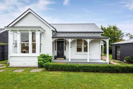 Photo of property in 59 Office Road, Merivale, Christchurch, 8014