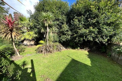 Photo of property in 2/13 Tallington Crescent, Torbay, Auckland, 0630