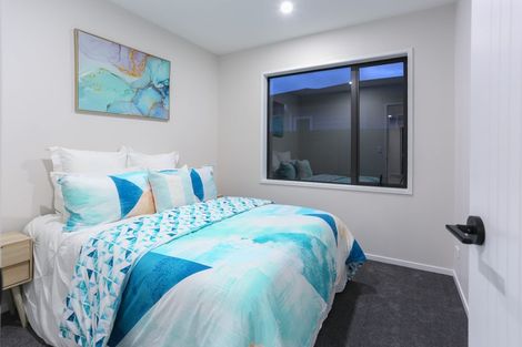 Photo of property in 12 Tarras Road, Kumeu, 0810