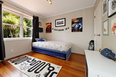 Photo of property in 30 Atkinson Road, Titirangi, Auckland, 0604