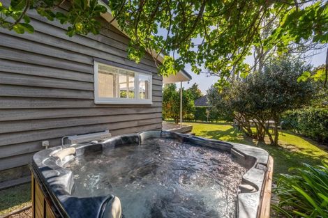 Photo of property in 41 Seymour Road, Mellons Bay, Auckland, 2014