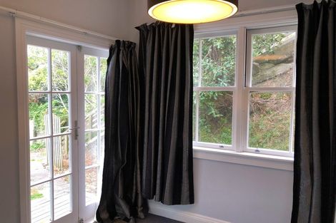 Photo of property in 30b Sutherland Crescent, Melrose, Wellington, 6023