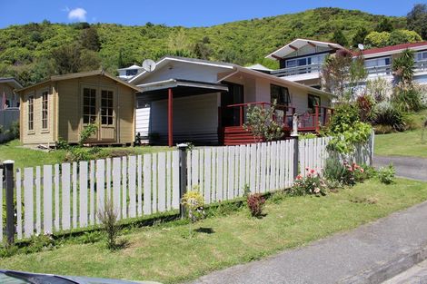 Photo of property in 1 Webster Place, Picton, 7220