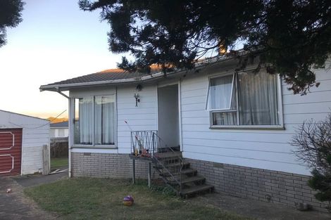 Photo of property in 11 Medina Place, Half Moon Bay, Auckland, 2012