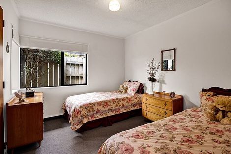 Photo of property in 23 Veale Road, Frankleigh Park, New Plymouth, 4310