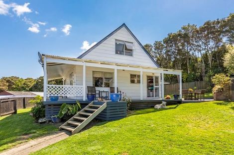 Photo of property in 27 Springtime Crescent, Stanmore Bay, Whangaparaoa, 0932