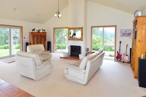 Photo of property in 118 Upper Orewa Road, Wainui, Silverdale, 0992