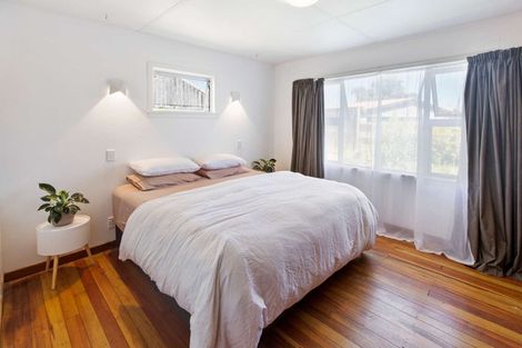 Photo of property in 20 Pamu Place, Waitara, 4320