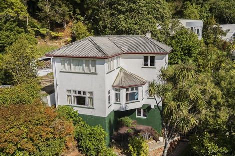 Photo of property in 33 Walter Road, Lowry Bay, Lower Hutt, 5013