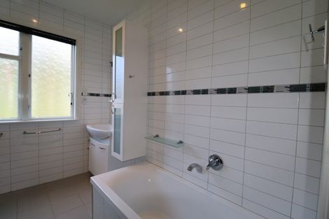 Photo of property in 1a Clinton Way, Kingston, Wellington, 6021