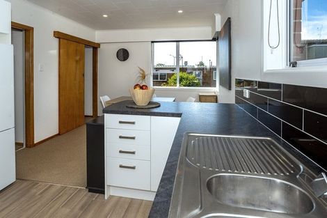 Photo of property in 9 Waimea Street, Westown, New Plymouth, 4310