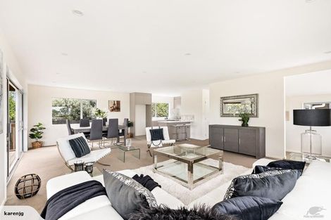 Photo of property in 32 Valhalla Drive, Beach Haven, Auckland, 0626