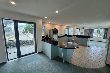 Photo of property in 69 Field Way, Waikanae Beach, Waikanae, 5036