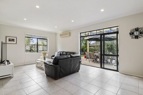 Photo of property in 29 Laurel Oak Drive, Schnapper Rock, Auckland, 0632