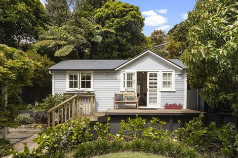 Photo of property in 56 Glen Road, Kelburn, Wellington, 6012