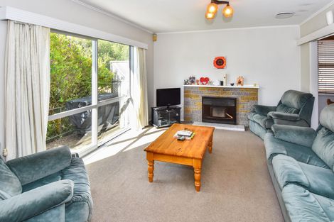 Photo of property in 5 Barnard Place, Manurewa East, Auckland, 2102