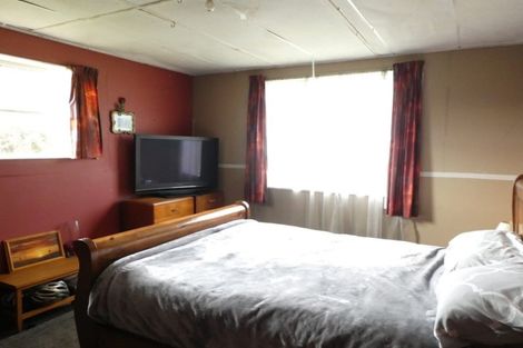 Photo of property in 1 Curtis Street, Hector, 7822